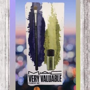 🏆MAC very valuable pigment kit in chartreuse🏆